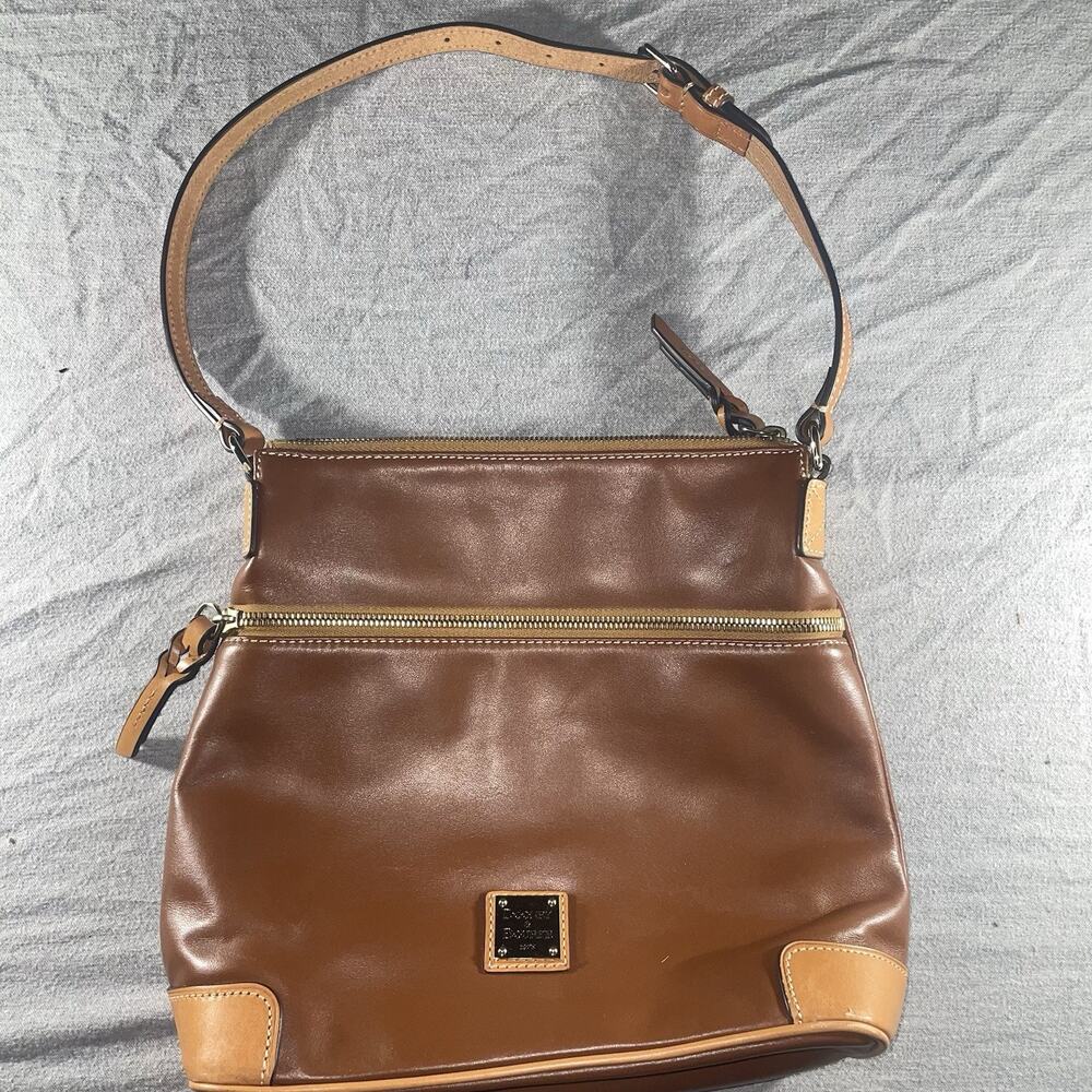 Dooney & Bourke Brown Leather Shoulder Bag Zip Top Red Lining Classic Logo